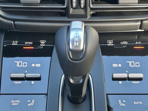 New 2026 Porsche Macan image 24