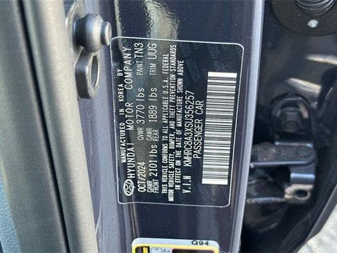 New 2025 Hyundai Venue Limited image 35