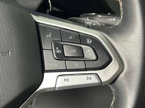 Used 2024 Volkswagen Atlas SE image 28