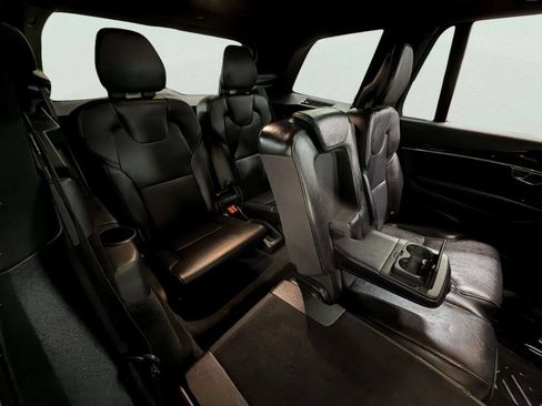 Used 2017 Volvo XC90 T6 Momentum w/ Vision Package image 36