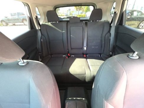 Used 2024 Nissan Rogue S image 21