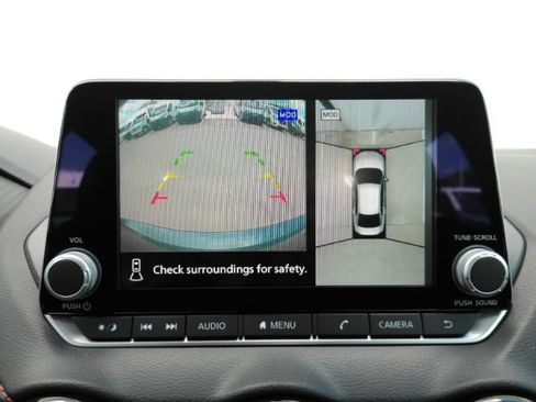 Used 2025 Nissan Sentra SR w/ SR Premium Package FWD image 8