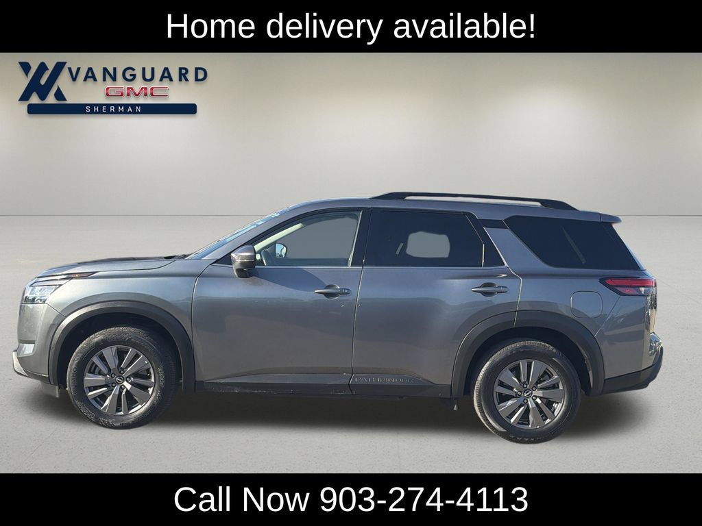 Used 2025 Nissan Pathfinder SV FWD image 4