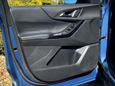 Used 2026 Chevrolet Equinox LT image 9