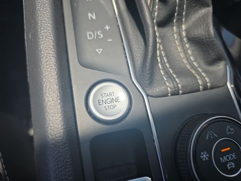 Used 2023 Volkswagen Atlas SE AWD/4WD image 30