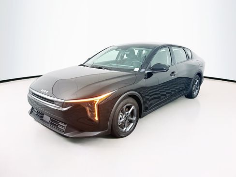 Used 2025 Kia K4 FWD image 3
