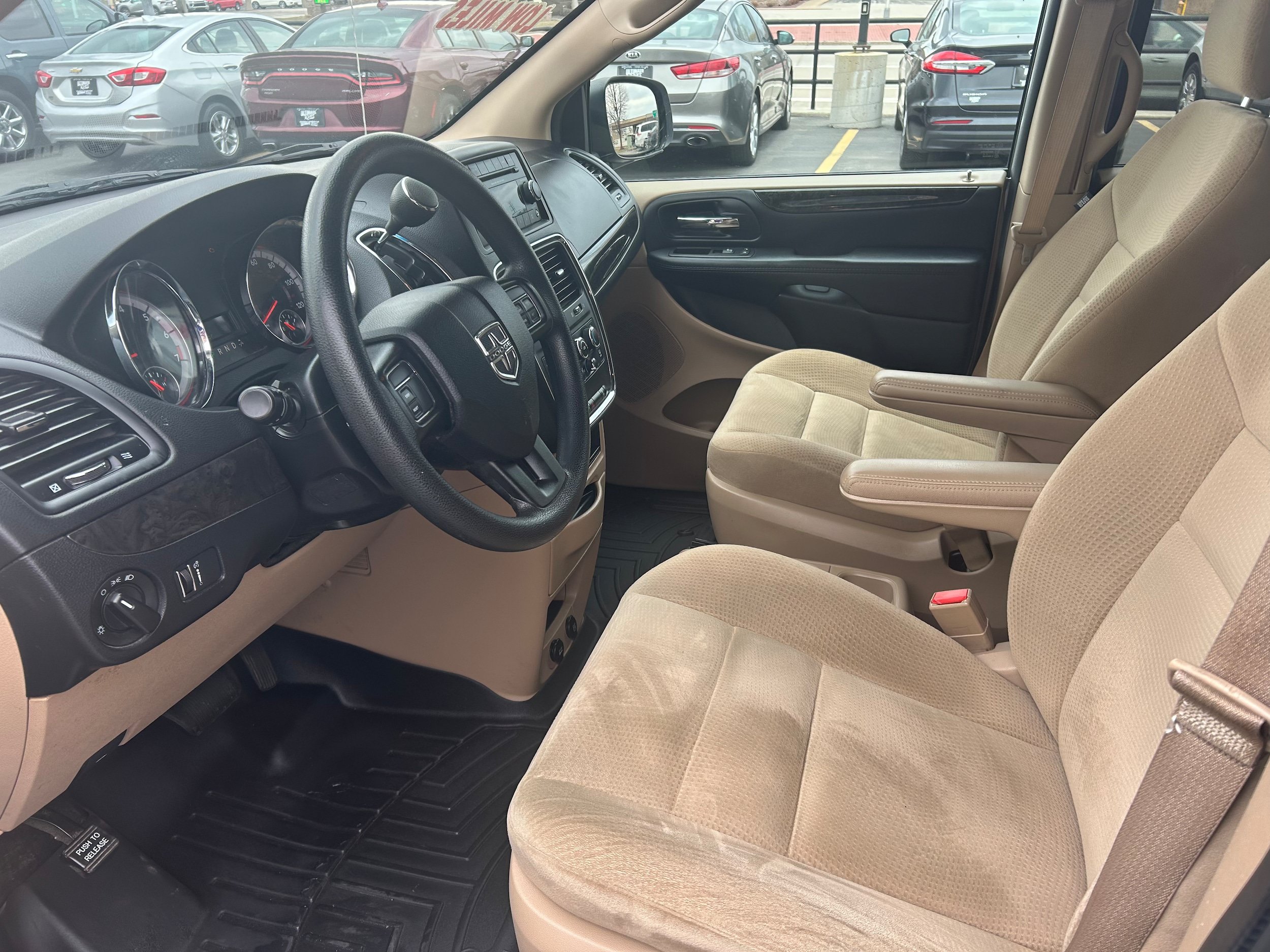 Used 2016 Dodge Grand Caravan SE w/ Quick Order Package 29E SE FWD image 6