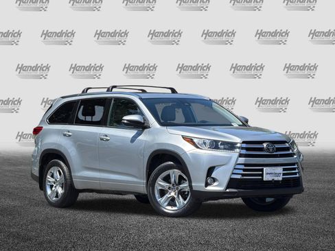 Used 2018 Toyota Highlander Limited AWD/4WD image 2