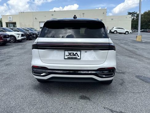Used 2024 Lincoln Nautilus Reserve w/ Equipment Group 203A AWD/4WD image 25