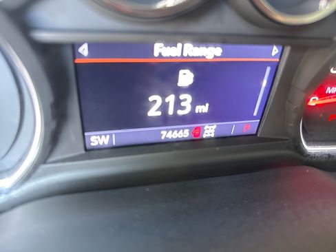 Used 2022 Chevrolet Silverado 1500 LT AWD/4WD image 24
