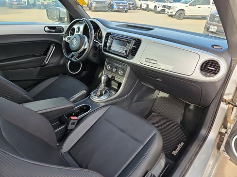 Used 2015 Volkswagen Beetle 1.8T image 11