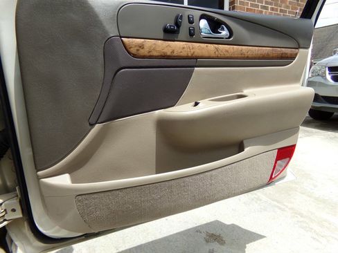 Used 2001 Lincoln Continental image 68