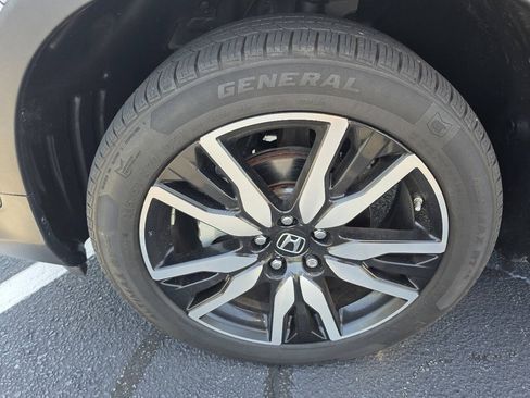 Used 2020 Honda Pilot Touring image 13