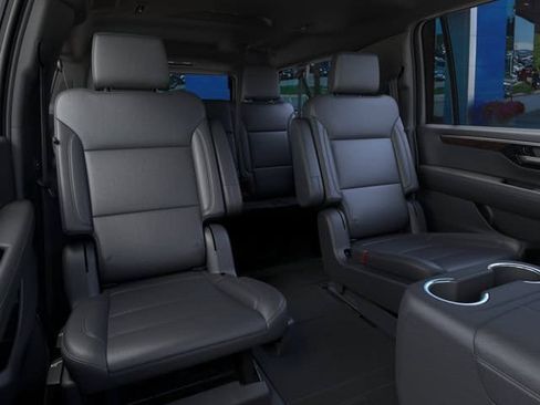 New 2026 Chevrolet Suburban LT w/ Advanced Technology Package AWD/4WD image 17
