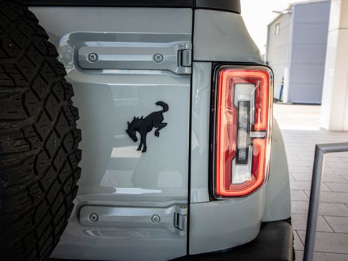 Used 2023 Ford Bronco Outer Banks AWD/4WD image 15