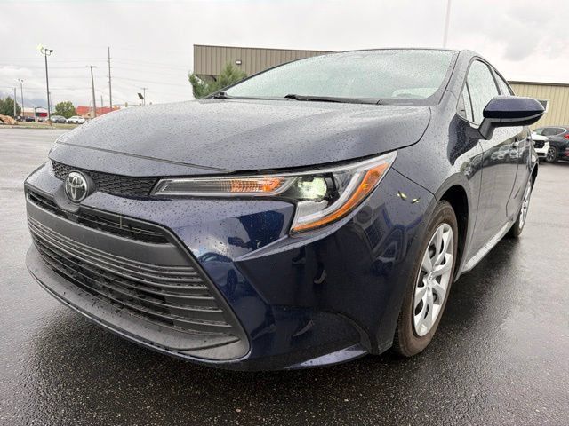 Used 2025 Toyota Corolla LE FWD image 10
