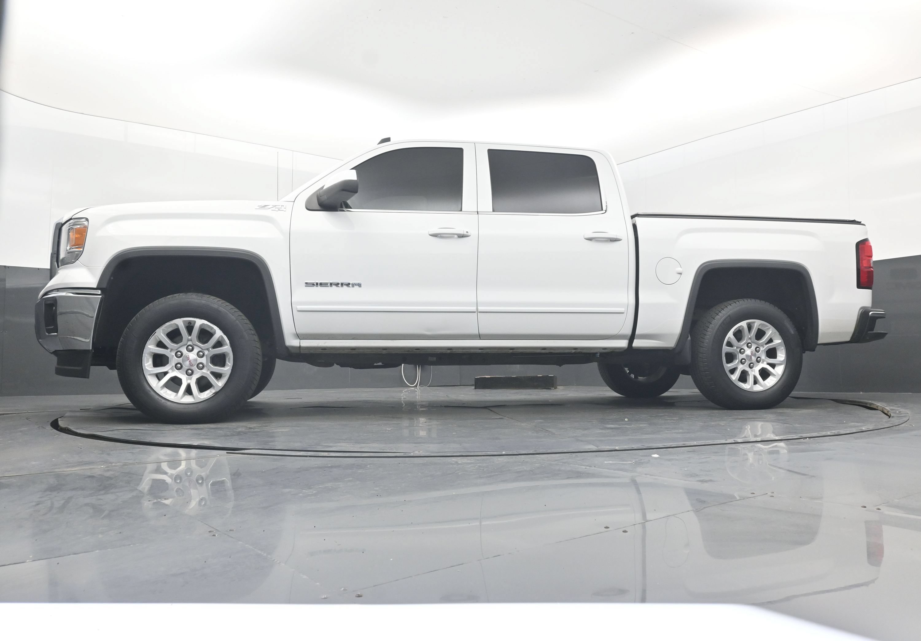 Used 2015 GMC Sierra 1500 SLE w/ SLE Value Package AWD/4WD image 25
