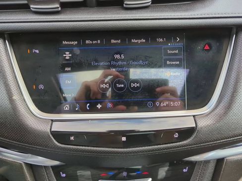 Used 2020 Cadillac XT5 Premium Luxury w/ LPO, Floor Liner Package FWD image 15