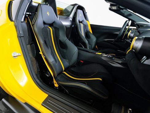 Used 2023 Ferrari 812 Competizione A image 19