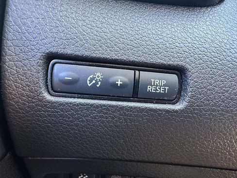 Used 2020 Nissan Rogue S AWD/4WD image 16
