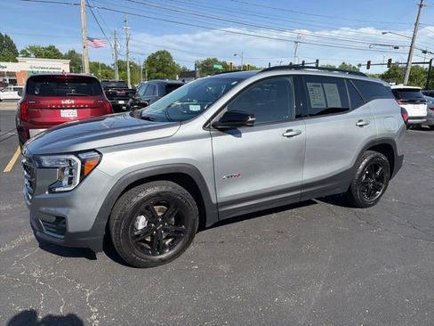 Used 2024 GMC Terrain AT4 AWD/4WD image 3