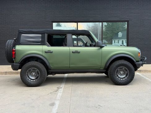 Used 2022 Ford Bronco Big Bend w/ Sasquatch Package AWD/4WD image 9