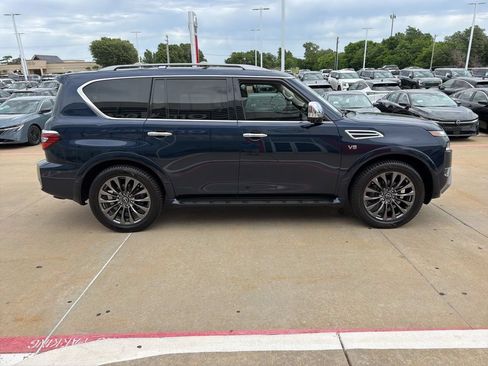 Used 2022 Nissan Armada Platinum w/ Captain's Chairs Package RWD image 6