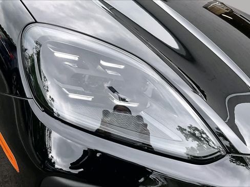 Used 2024 Porsche Cayenne AWD/4WD image 27