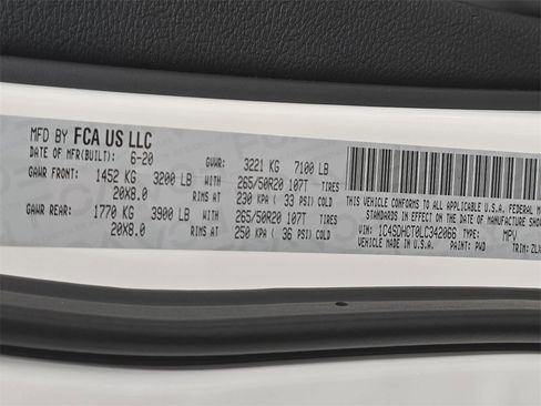 Used 2020 Dodge Durango R/T w/ Technology Group image 32