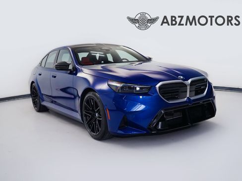 Used 2025 BMW M5 w/ Carbon Package AWD/4WD image 1