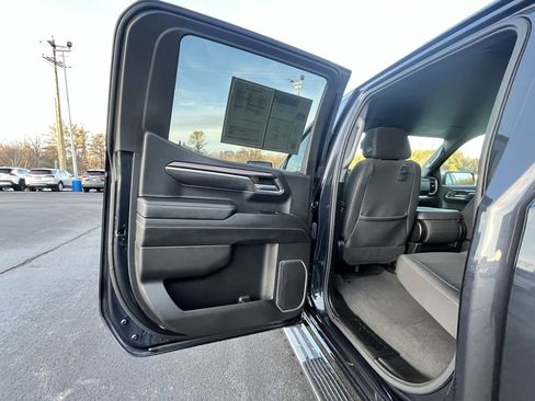 Used 2024 Chevrolet Silverado 1500 LT image 12