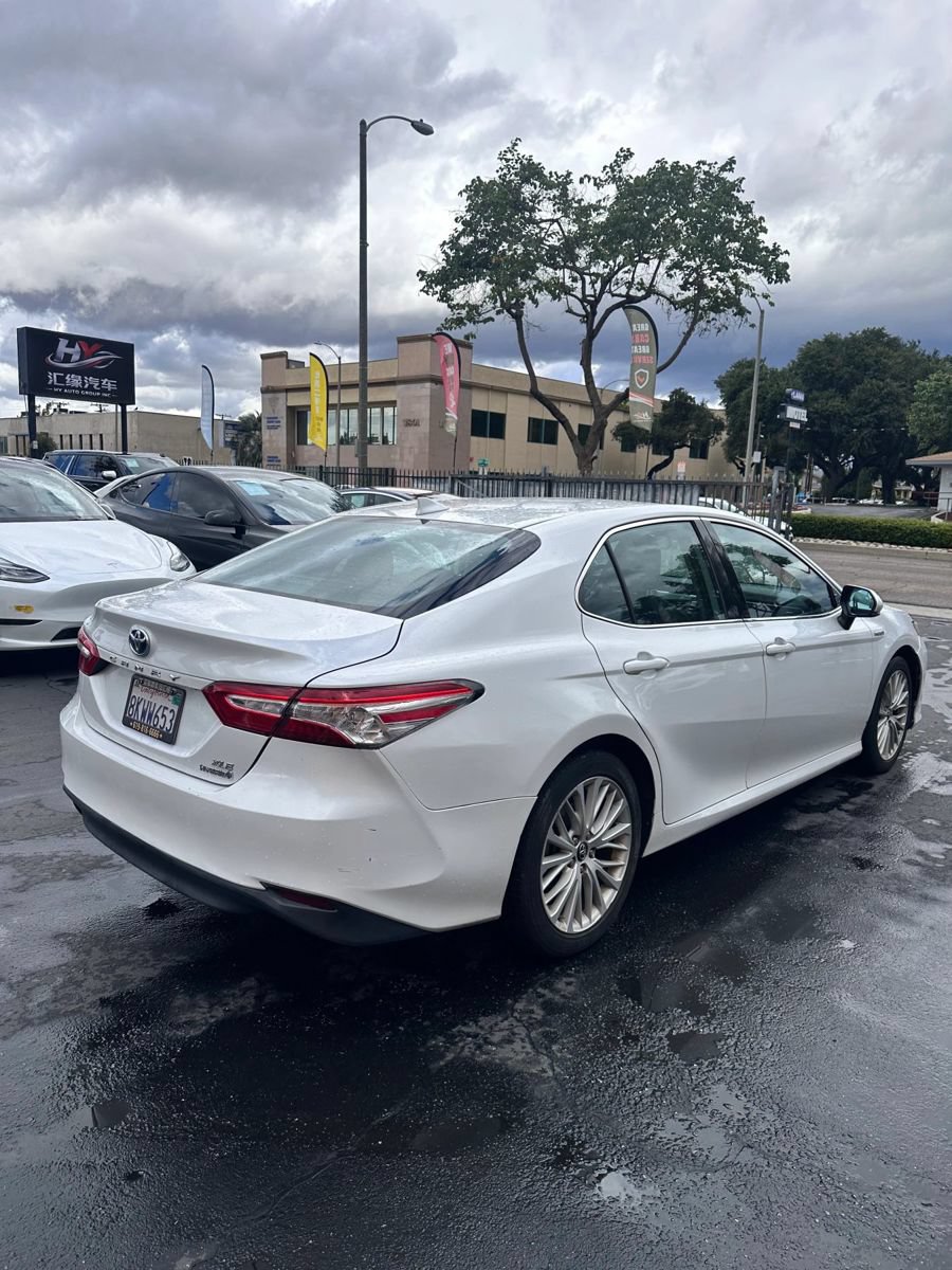 Used 2019 Toyota Camry XLE FWD image 4