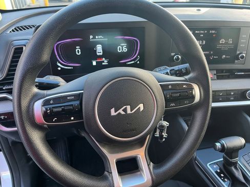 Used 2025 Kia Sportage LX image 28
