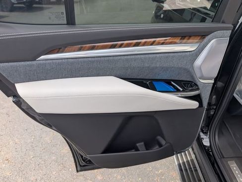 New 2026 Cadillac Escalade Platinum Sport AWD/4WD image 10