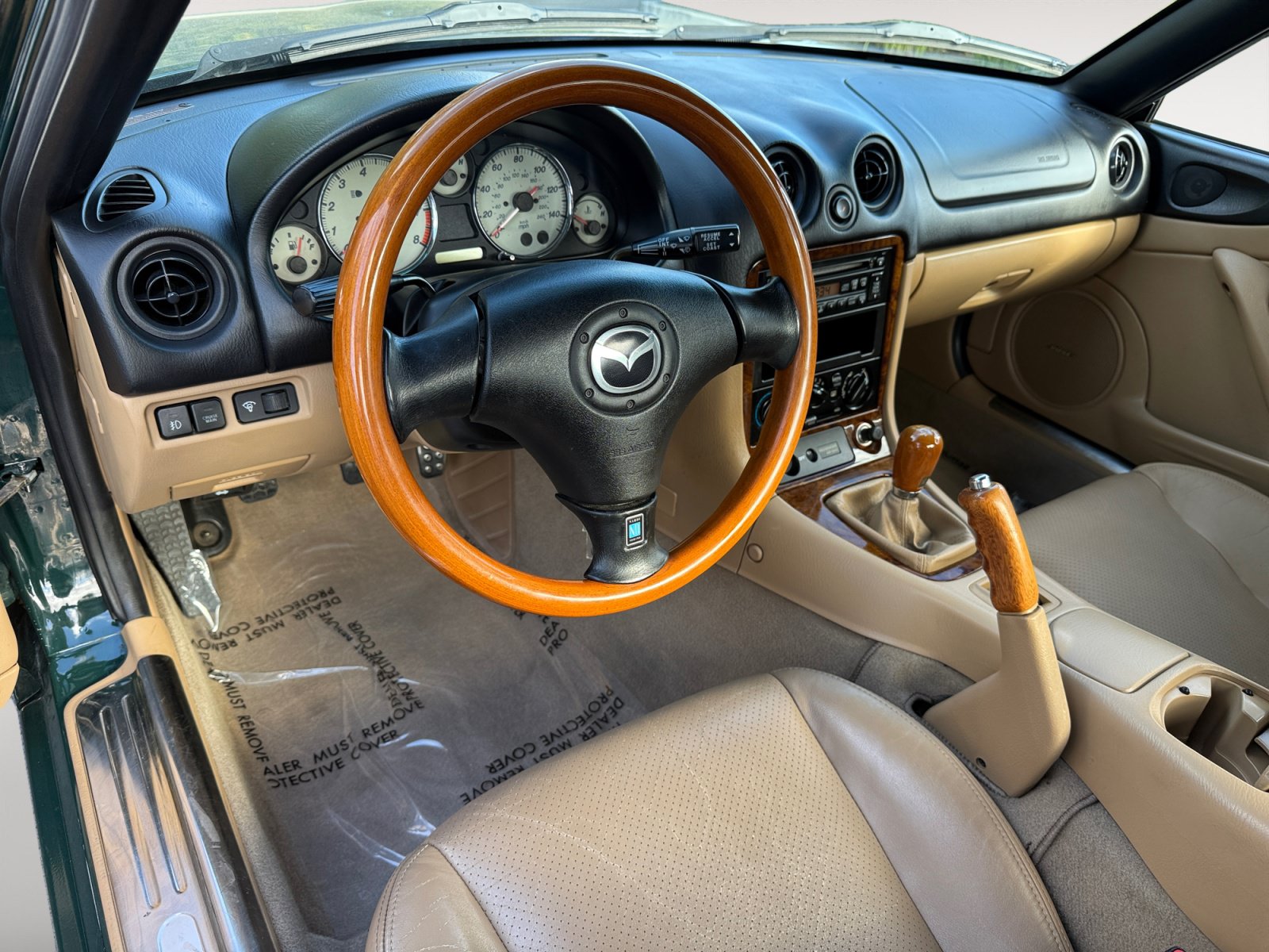 Used 2001 MAZDA MX-5 Miata RWD image 15