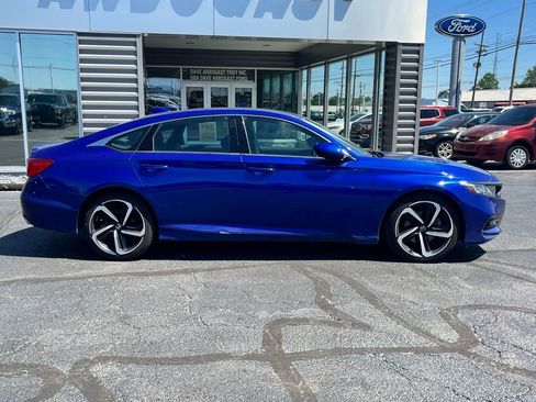 Used 2019 Honda Accord Sport image 4