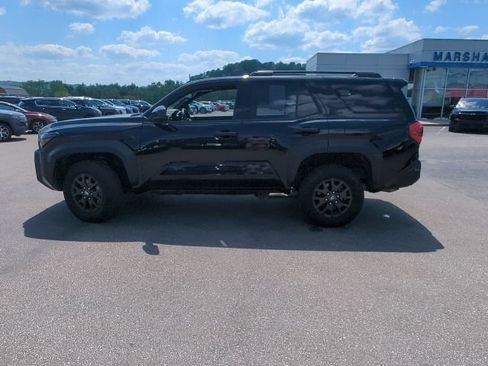 Used 2025 Toyota 4Runner SR5 AWD/4WD image 31