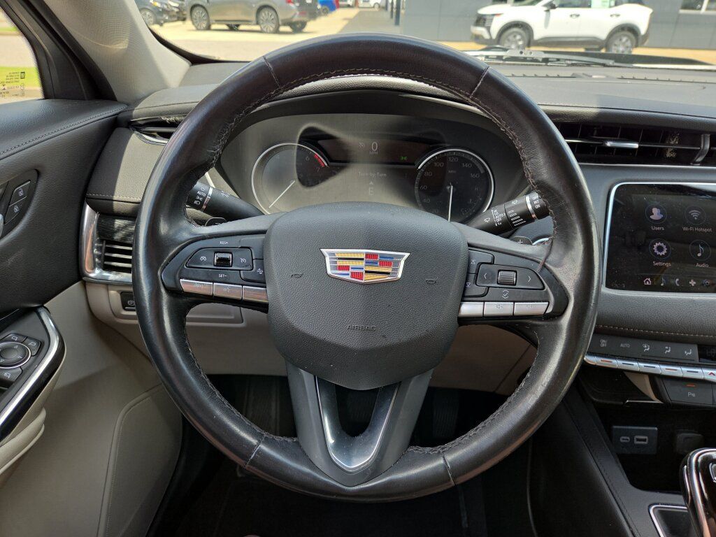 Used 2023 Cadillac XT4 Premium Luxury FWD image 18