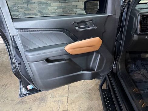 Used 2023 GMC Canyon AT4 w/ Technology Package AWD/4WD image 8