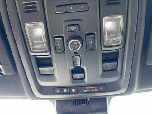 Used 2023 GMC Yukon XL Denali w/ Denali Reserve Package AWD/4WD image 9