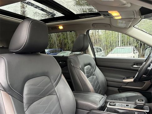 Used 2023 Nissan Pathfinder Platinum w/ Lighting Package (N93) image 21