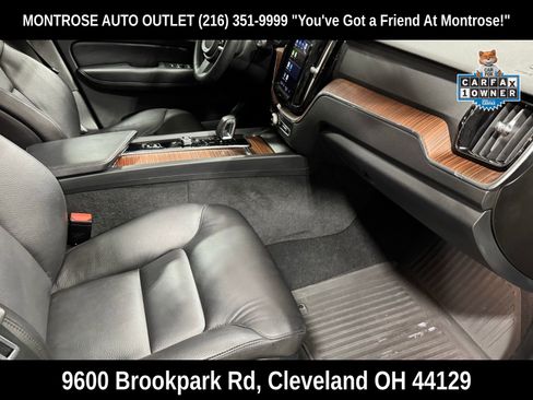 Used 2023 Volvo XC60 B5 Plus image 46