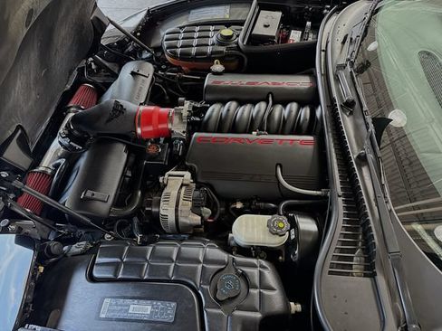 Used 2001 Chevrolet Corvette Convertible w/ Preferred Equipment Group2 RWD image 24