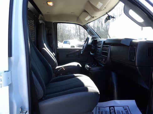Used 2024 GMC Savana 2500 w/ Driver Convenience Package image 33