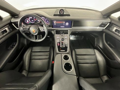 Used 2022 Porsche Panamera Platinum Edition image 10