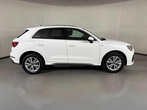 Used 2024 Audi Q3 2.0T Premium AWD/4WD image 9
