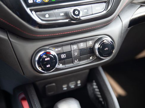 Used 2021 Chevrolet TrailBlazer RS w/ Convenience Package image 16