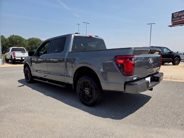 Used 2026 Ford F150 XLT w/ XLT Black Appearance Package RWD image 9