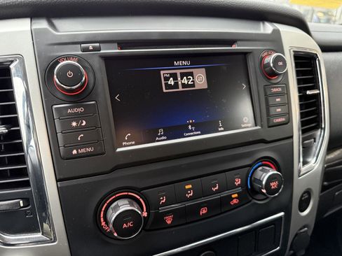 Used 2019 Nissan Titan SV image 19