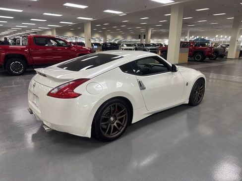 Used 2016 Nissan 370Z Sport image 7